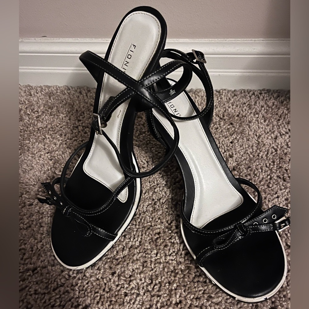 Sling-back heels